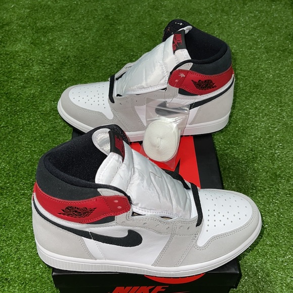 Air Jordan 1 Retro Smoke Grey🆕 - Picture 8 of 14